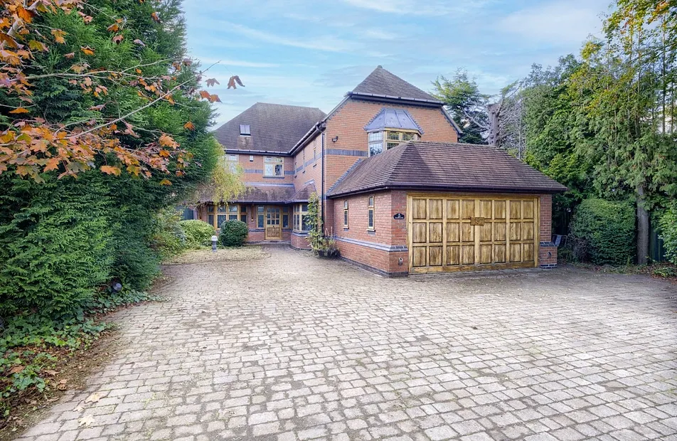 House for sale with 7 bedrooms in St. Bernards Road, Solihull, B92 at £